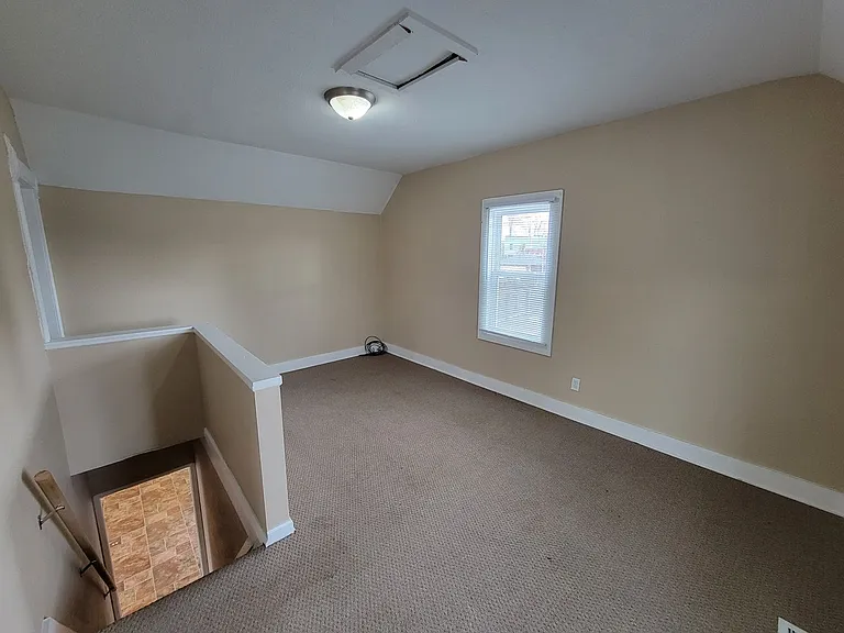 916 N Hill St — Photo 22