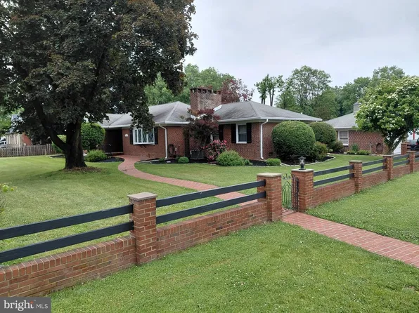 2207 Naamans Creek Rd, Upper Chichester, PA 19061