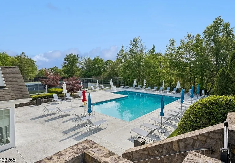 48 Eton Ct — Photo 21
