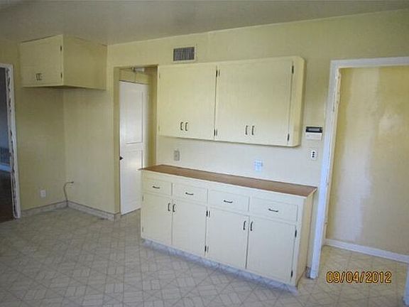 4th image of 6203 Comstock Ave