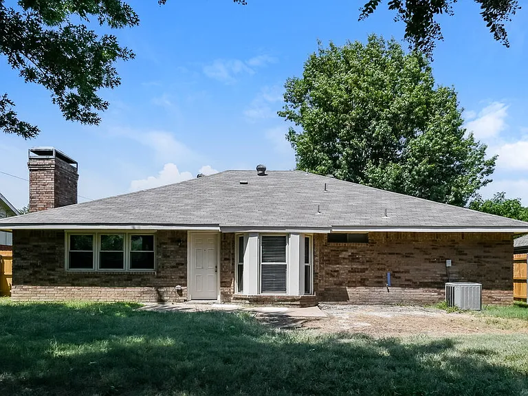 2408 Havenwood Dr — Photo 14