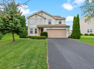 452 Barn Swallow Dr, Lindenhurst, IL 60046