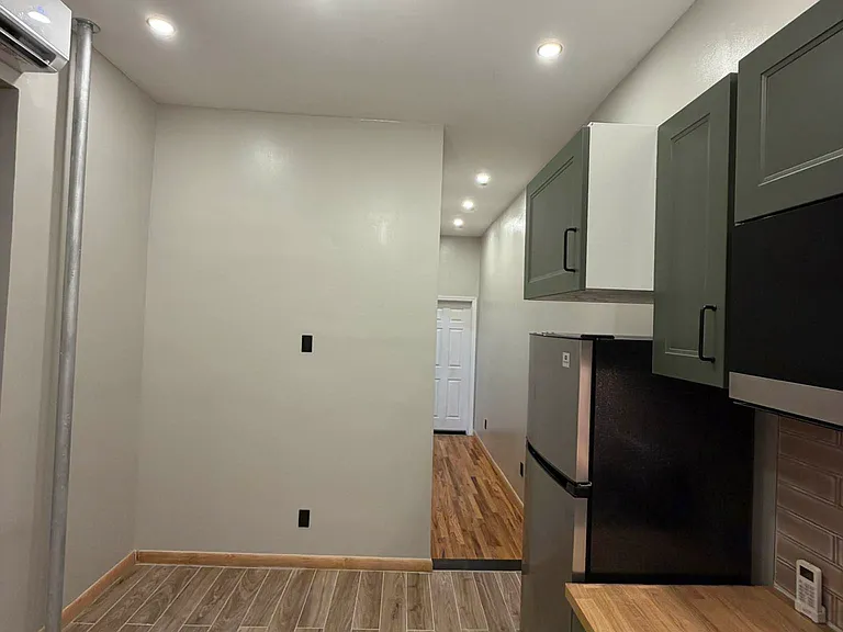 27 Prince St #1 — Photo 5