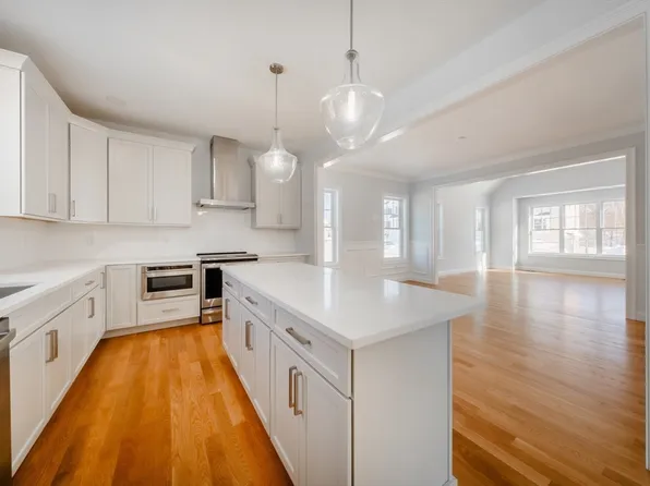 22 Strongwater Dr, Salem, MA 01970