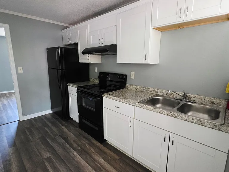 417 S Emerson St — Photo 4