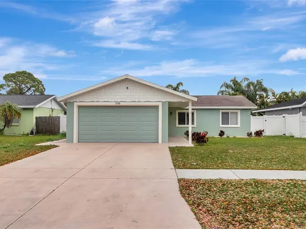 12395 Cumberland Dr, Largo, FL 33773