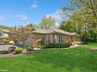 811 Rosebud Ct, Roselle, IL 60172