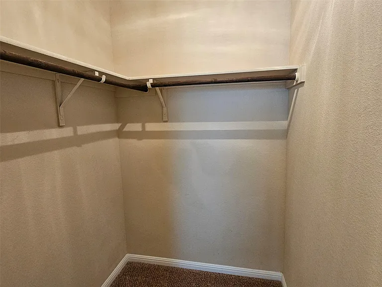 808 Lost Pines Ln — Photo 27