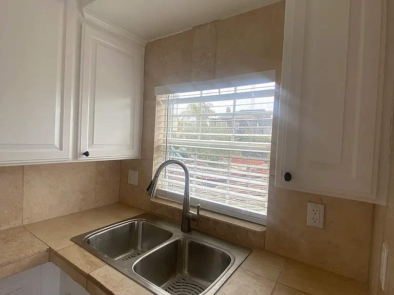 2410 Palm Dr #B — Photo 19