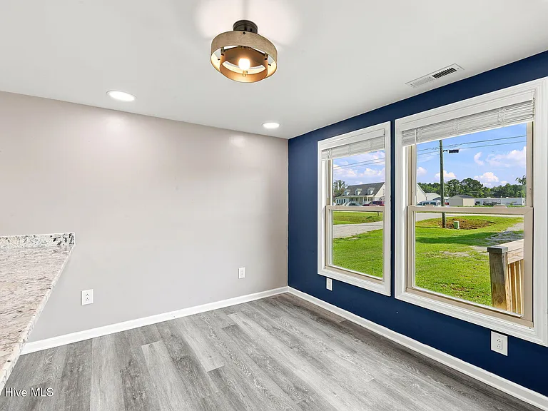 3065 State Highway 55 W — Photo 6