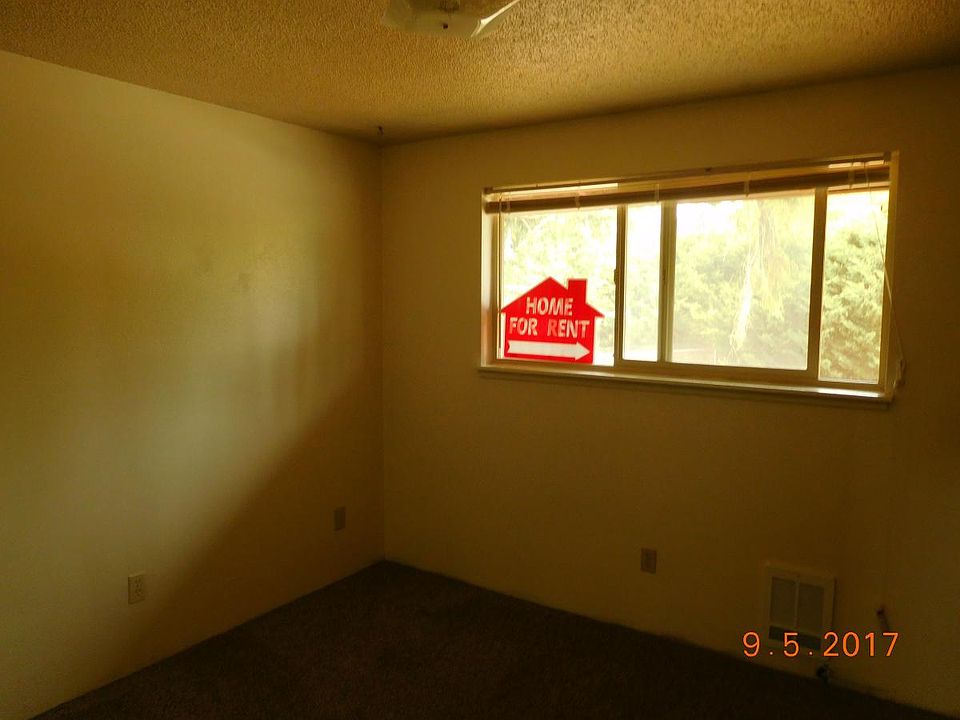 Back bedroom