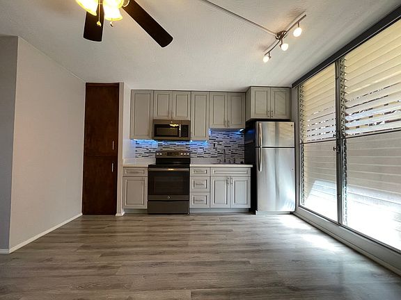 4th image of 2140 10th Ave APT 205