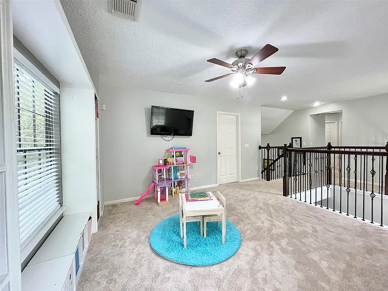 7 Windledge Pl — Photo 34
