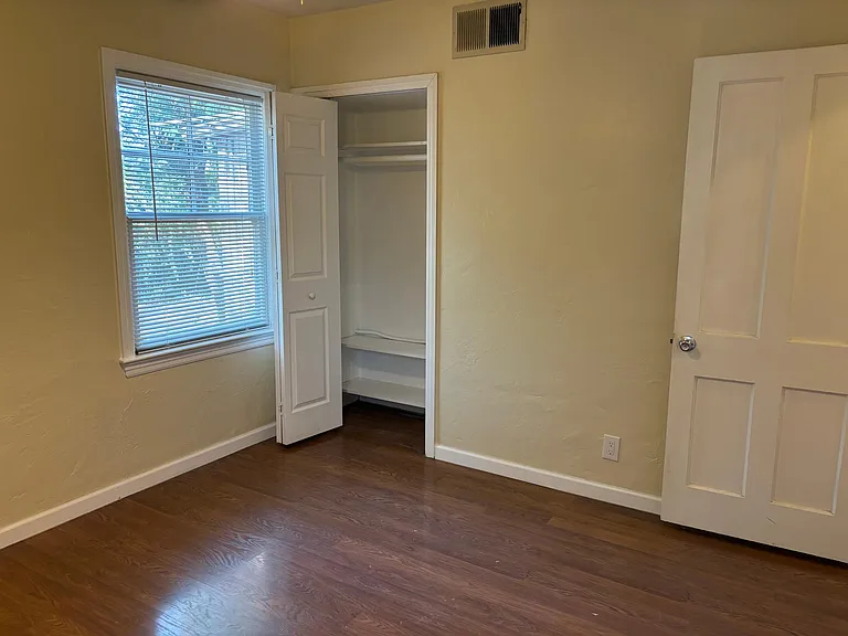 1110 W Roosevelt St — Photo 37