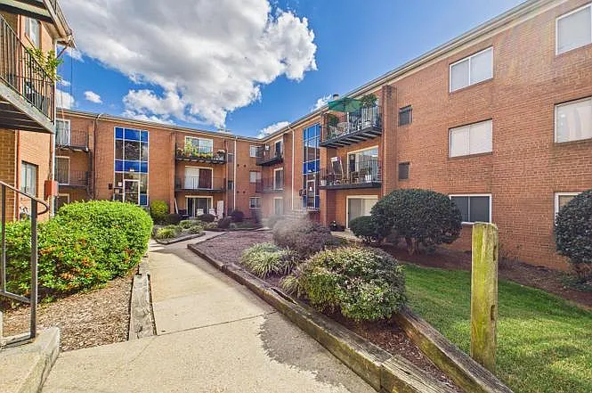 1 bed, 650 sqft, $1,700 — Photo 2