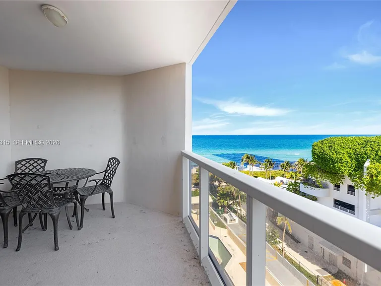 6423 Collins Ave #703 — Photo 7