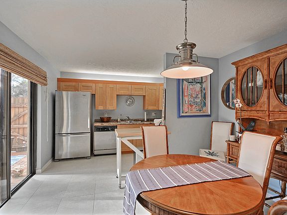 2nd image of 1001 Royal Palm Blvd