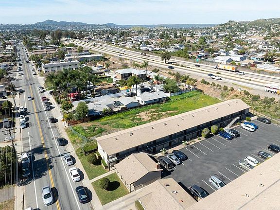 5th image of 1424 Oakdale Ave