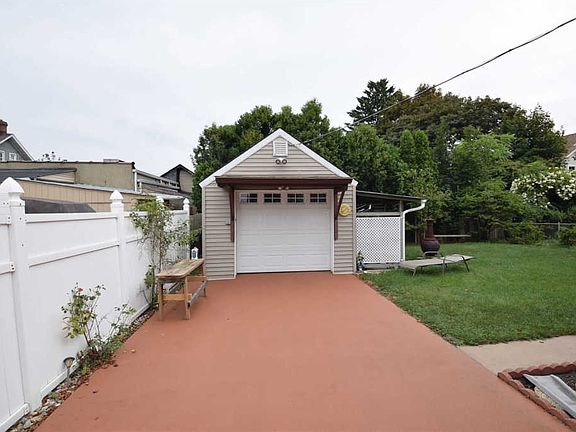 5th image of 132 McClellan Ave