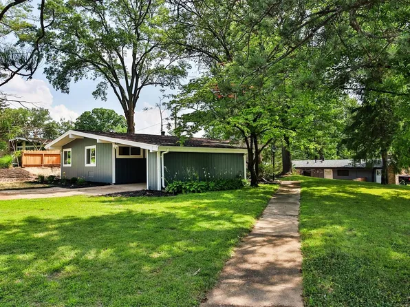 700 Paddock Ct, Saint Louis, MO 63126