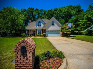 106 Foxworth Ct, Dothan, AL 36305