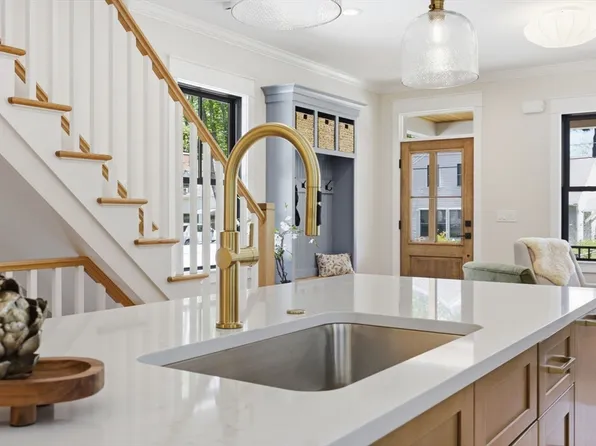 33 Landy Ave, Florence, MA 01062