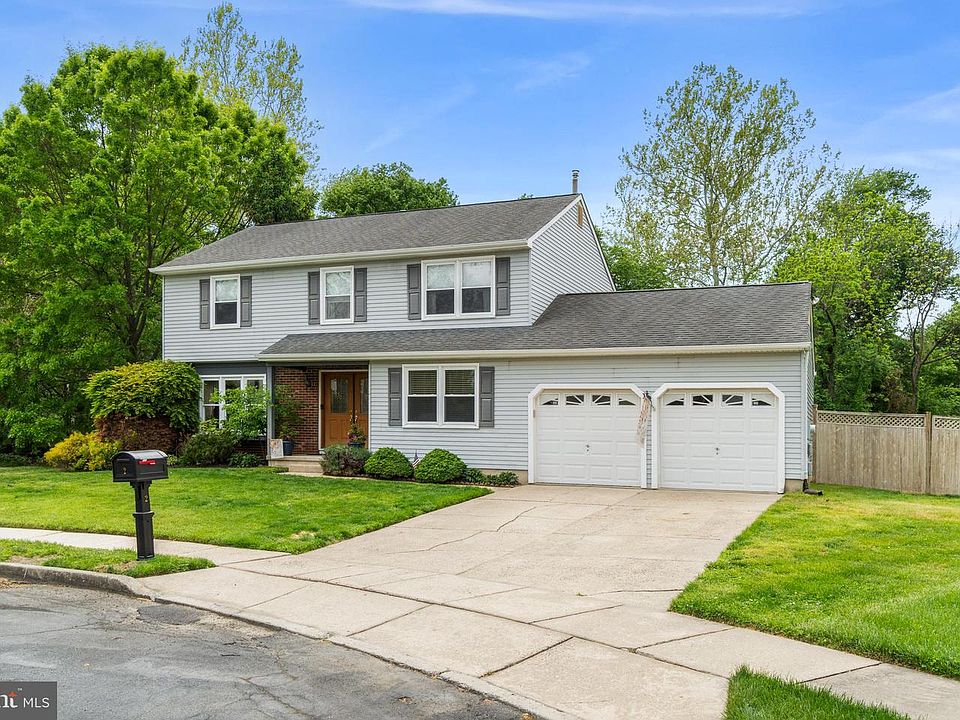 1st image of 2 Farnham Ct