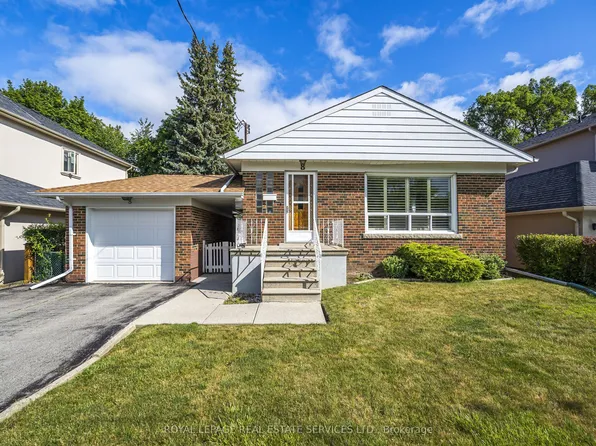 8 Burwood Rd, Toronto, ON M9B 2W5