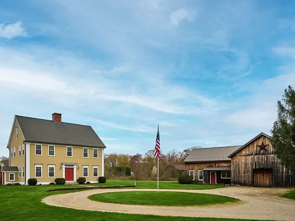 161 Christian Ln, South Deerfield, MA 01373