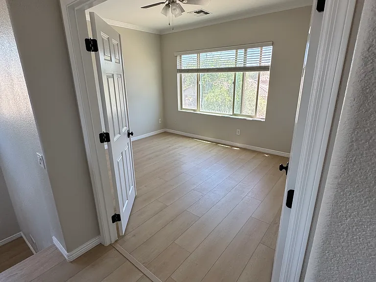 971 E Bellerive Pl — Photo 11