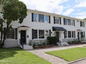 1641 Larue Ave, Jacksonville, FL