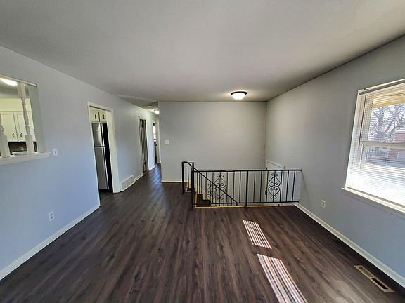3rd image of 17000 E York Ave