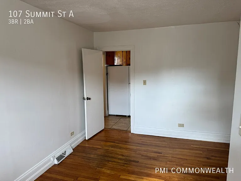 107 Summit St #A — Photo 24