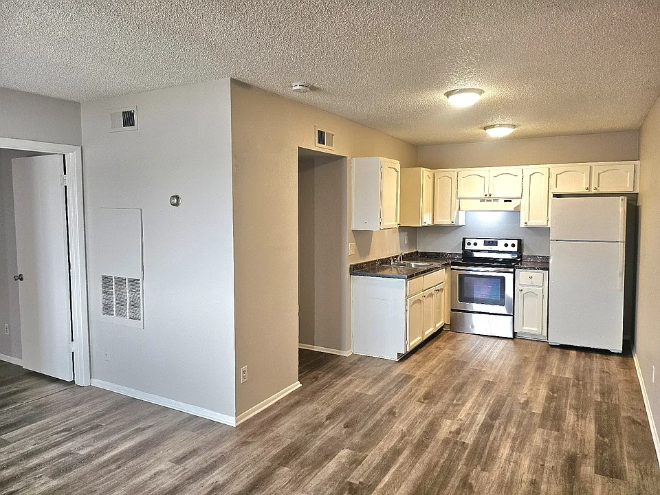 1725 W Vogel Ave #13