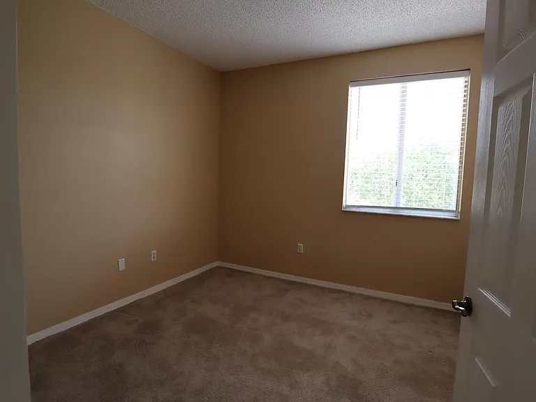 2202 SE 17th Ave — Photo 21