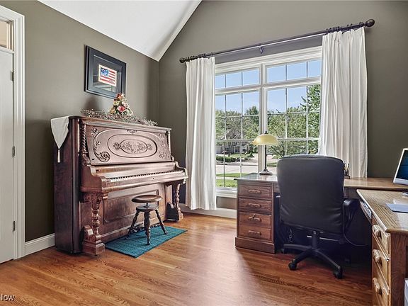 4th image of 33616 Saint Francis Dr