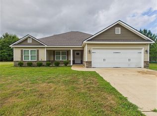 16 Isbell Rd, Fort Mitchell, AL 36856