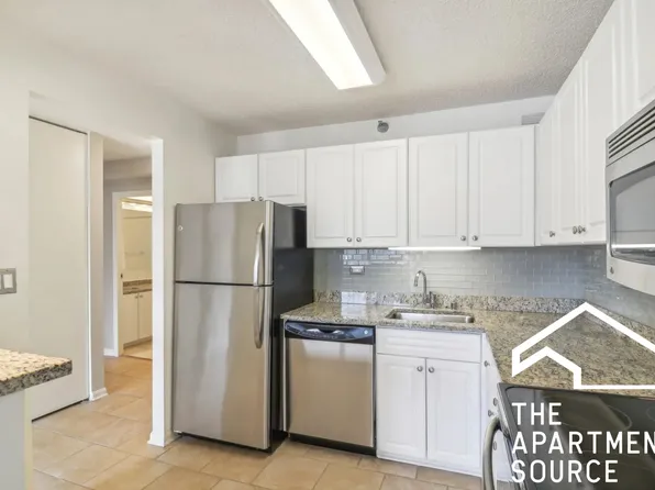 752 N Rush St #1, Chicago, IL 60611