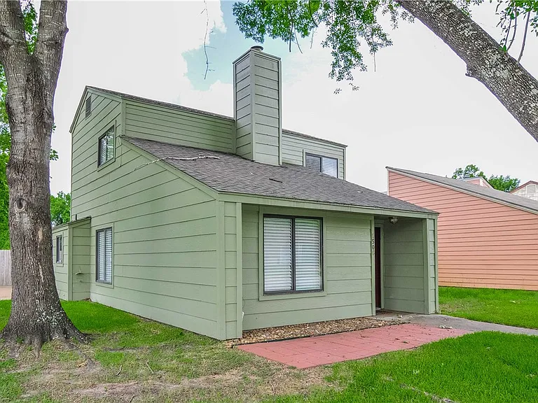 1506 Lemon Tree Ln — Photo 4