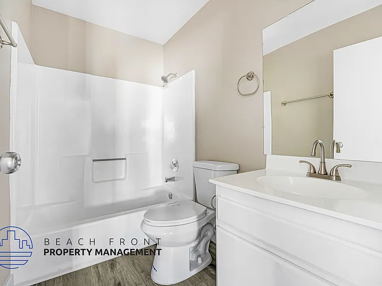 132 E. I St. — Photo 8