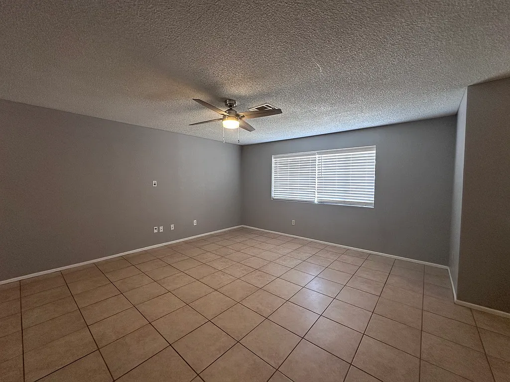 3 bed, 1586 sqft, $1,950 — Photo 3