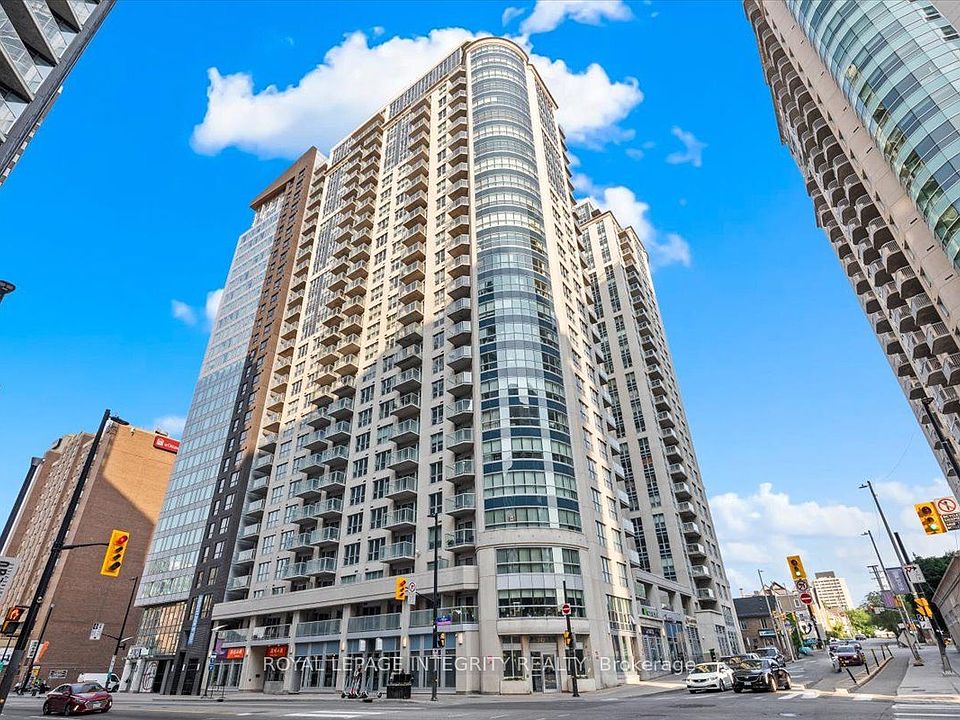 1st image of 242 Rideau St #909