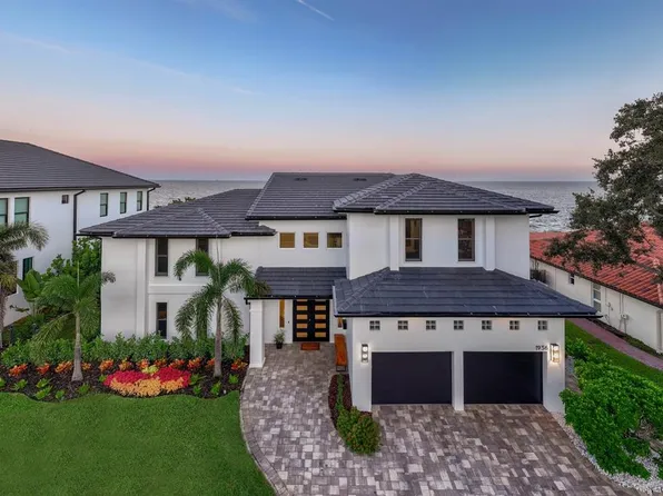 1936 Carolina Ave NE, Saint Petersburg, FL 33703