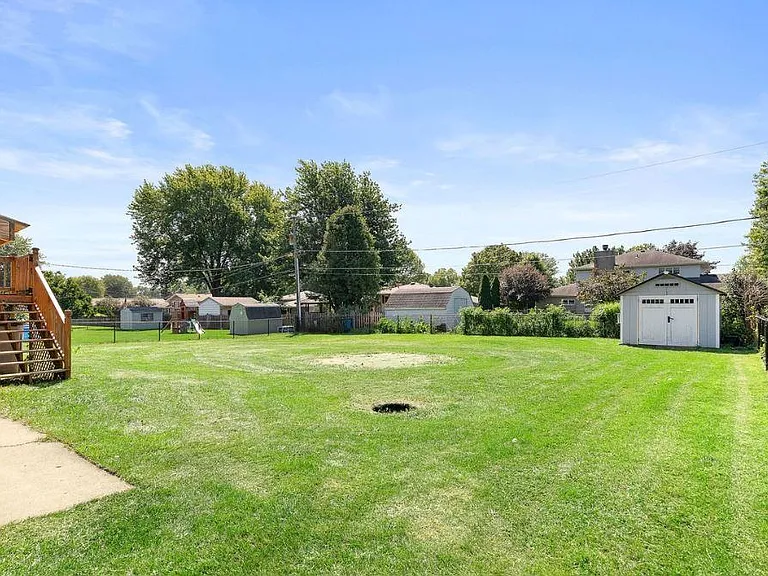 23527 W Anderson St — Photo 18