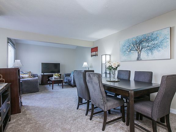3rd image of 725 Haddam Way #725