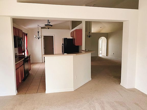 4th image of 709 Flagstone St