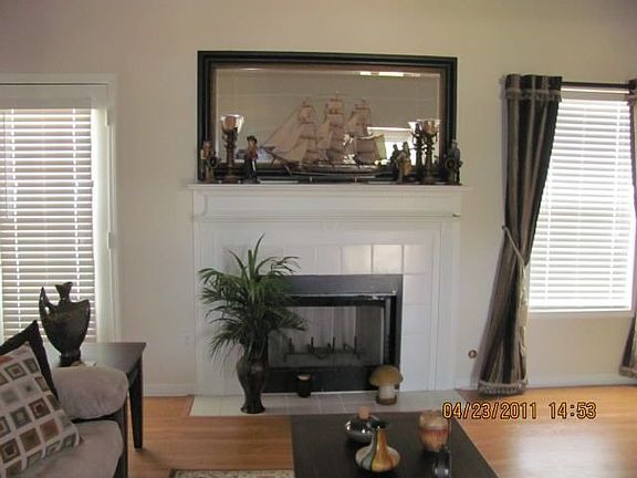 5th image of 215 Thorne Wood Ln