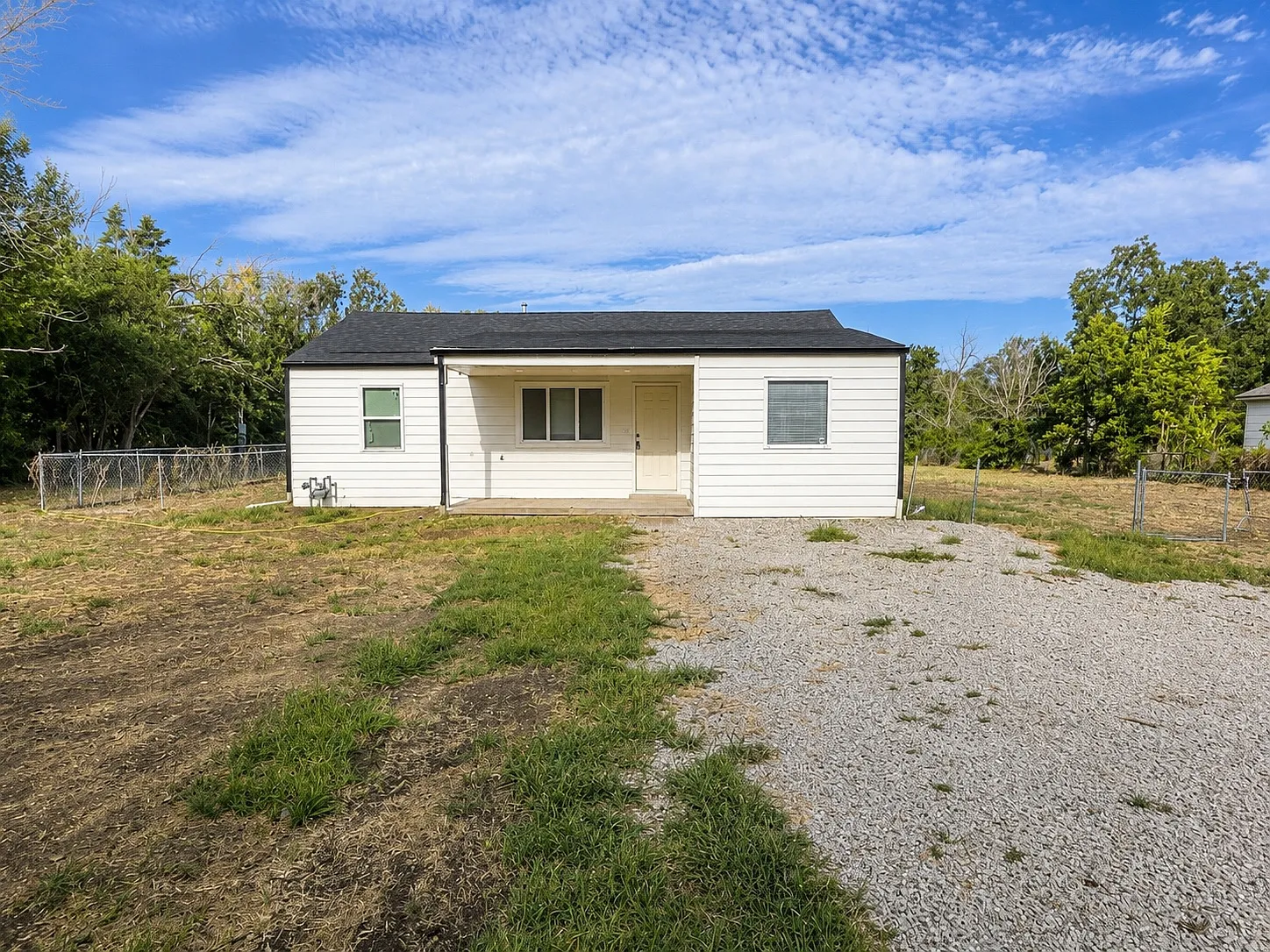 3 bed, 1100 sqft, $1,395 — Photo 2