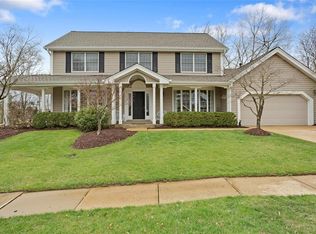 15740 Summer Ridge Dr, Chesterfield, MO 63017