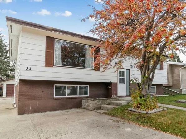 33 N Valley Cres, Lacombe, AB T4L 1R9